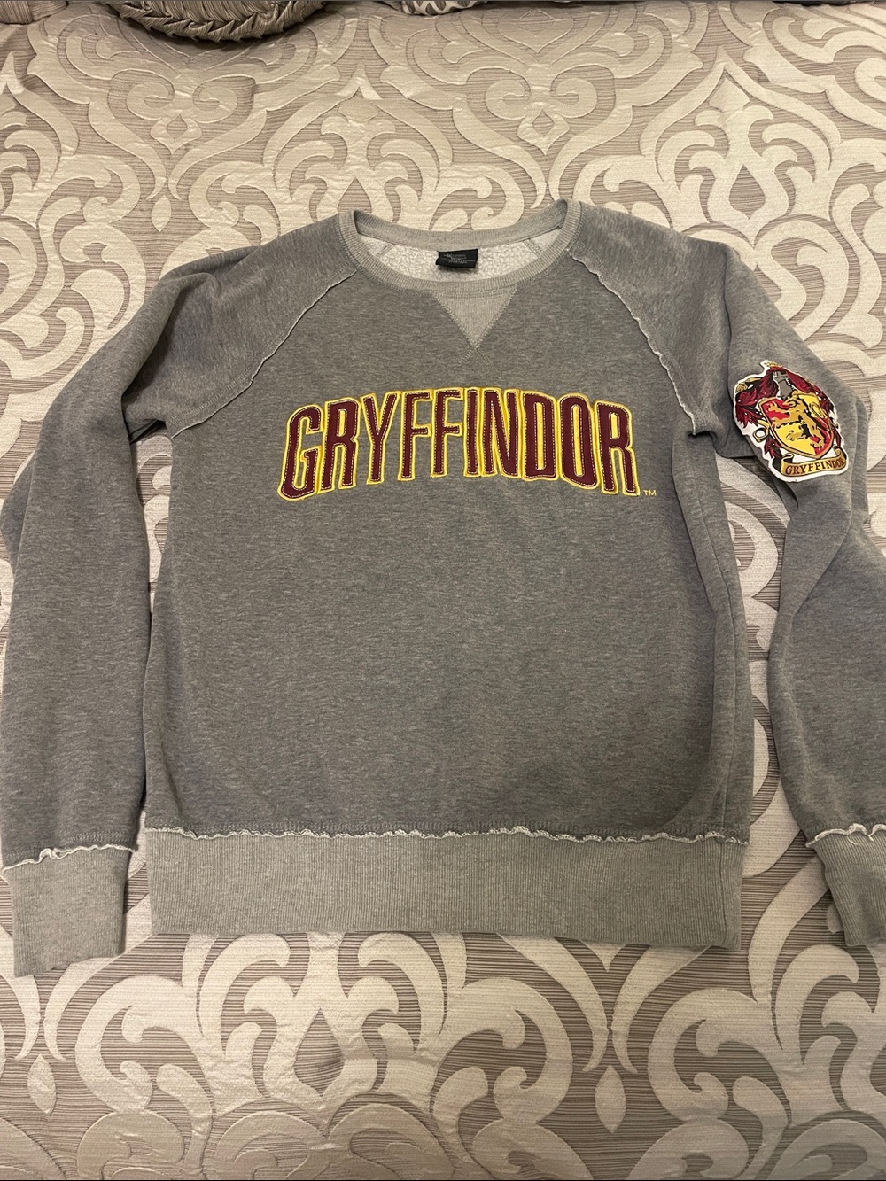 The Wizarding World of Harry Potter Gryffindor Sweatshirt Size Small